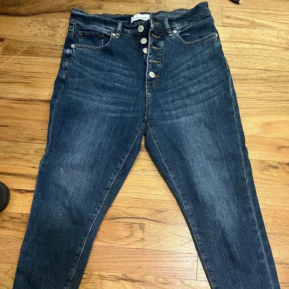 LOFT - Picture 1 of 2